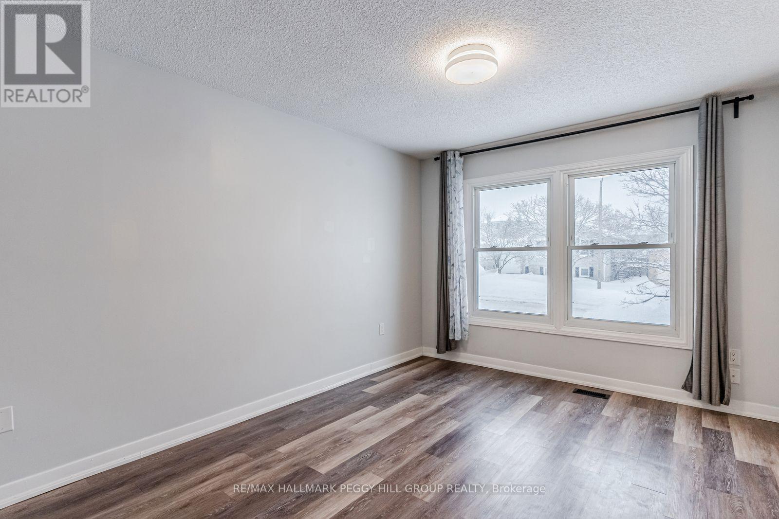 Upper - 5 Herrell Avenue, Barrie (Painswick North), Ontario  L4N 6T5 - Photo 6 - S12765786