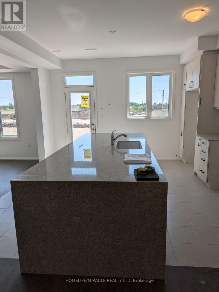 Upper - 65 Suzuki Street, Barrie, Ontario  L9J 0Y7 - Photo 3 - S12765808