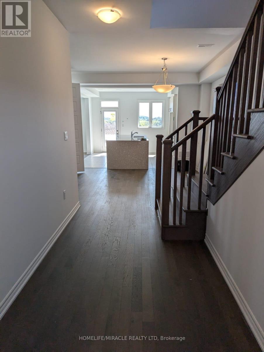 Upper - 65 Suzuki Street, Barrie, Ontario  L9J 0Y7 - Photo 4 - S12765808