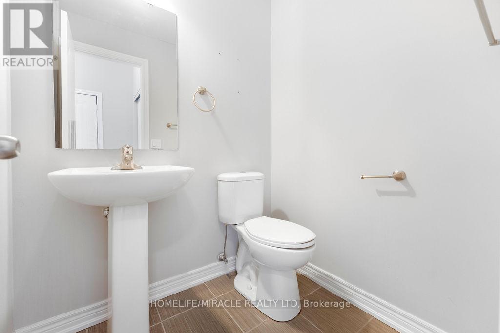 2352 Steeplechase Street, Oshawa, Ontario  L1L 0C1 - Photo 4 - E12753180