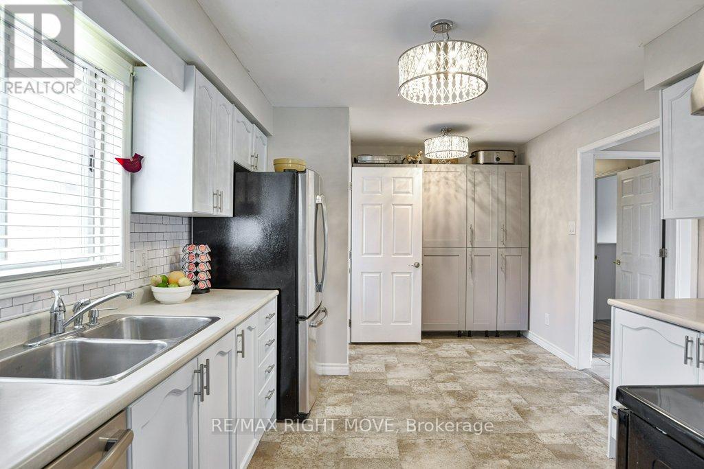 6 Lindsay Crescent, Orillia, Ontario  L3V 7G3 - Photo 16 - S12567512