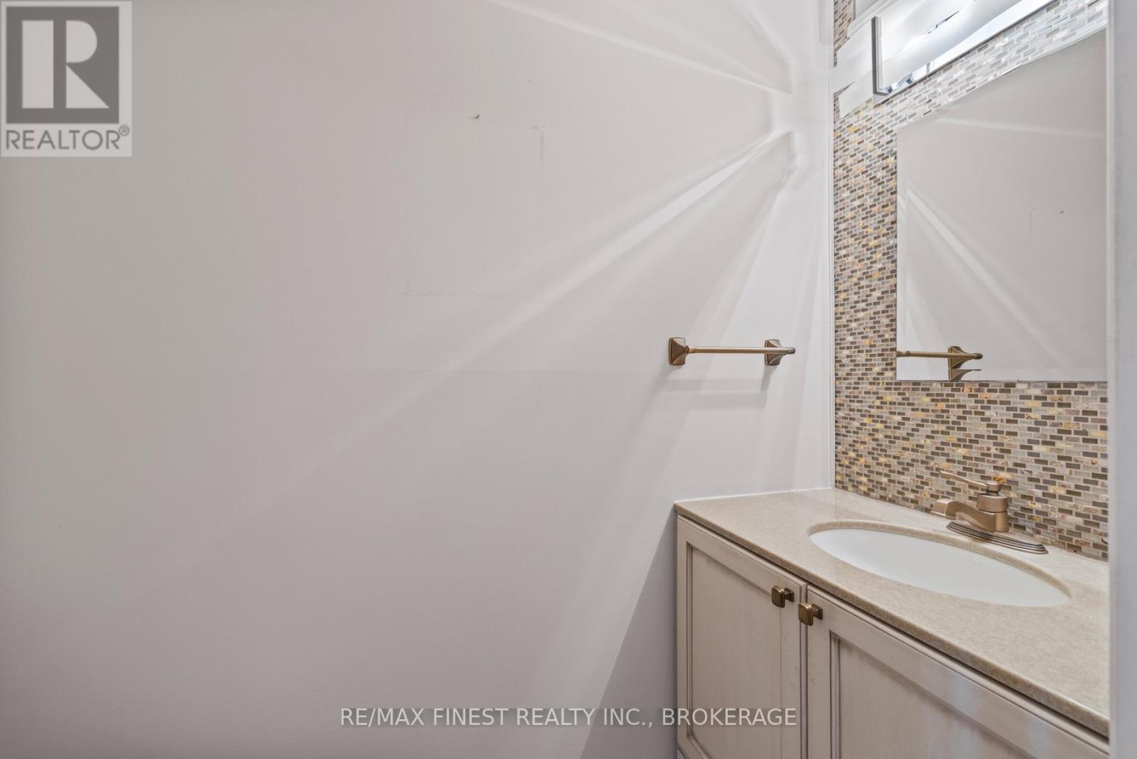 16 - 1 Place D'armes, Kingston (East Of Sir John A. Blvd), Ontario  K7K 6R8 - Photo 7 - X12765780