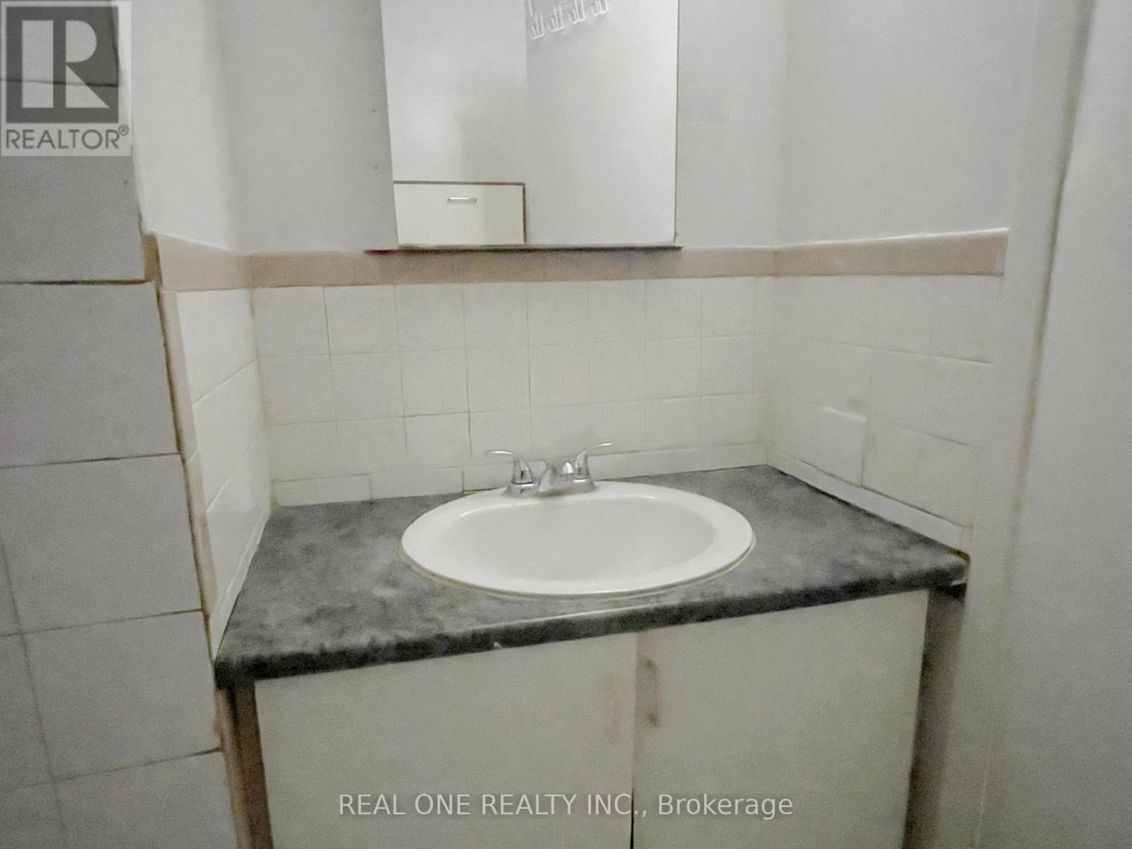 102 Twenty Fifth Street, Toronto, Ontario  M8V 3P8 - Photo 16 - W12765608