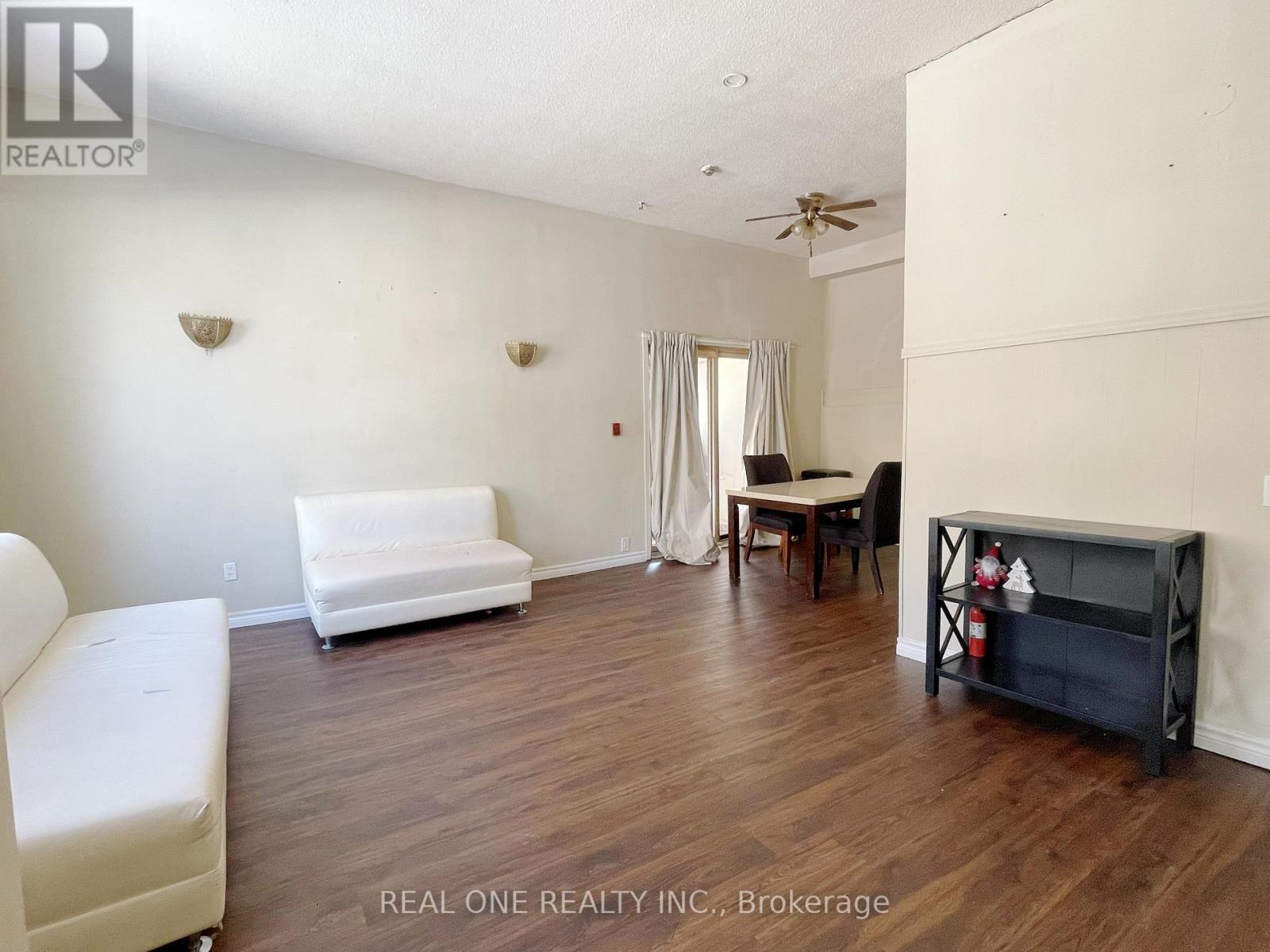 102 Twenty Fifth Street, Toronto, Ontario  M8V 3P8 - Photo 4 - W12765608