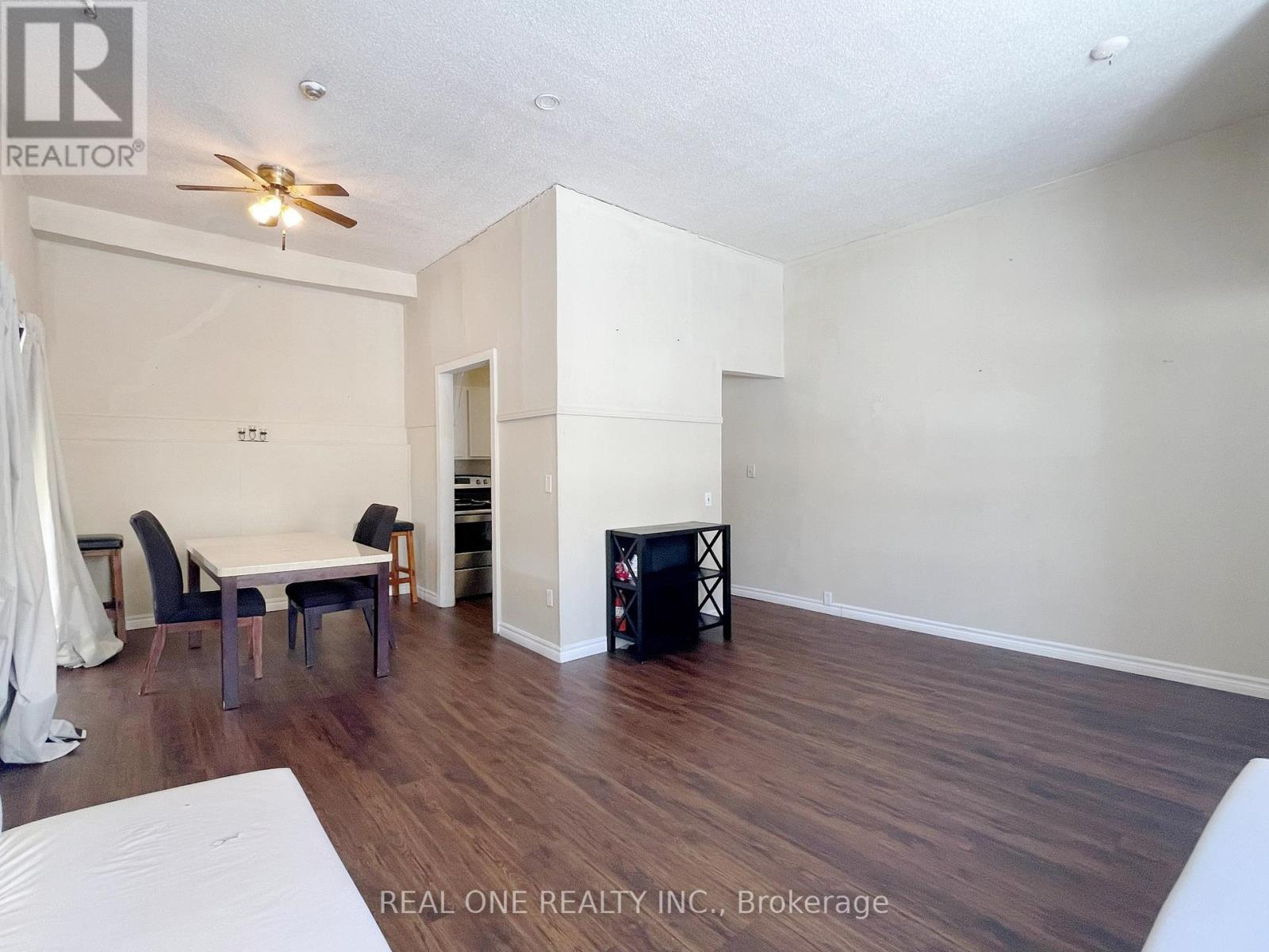 102 Twenty Fifth Street, Toronto, Ontario  M8V 3P8 - Photo 7 - W12765608