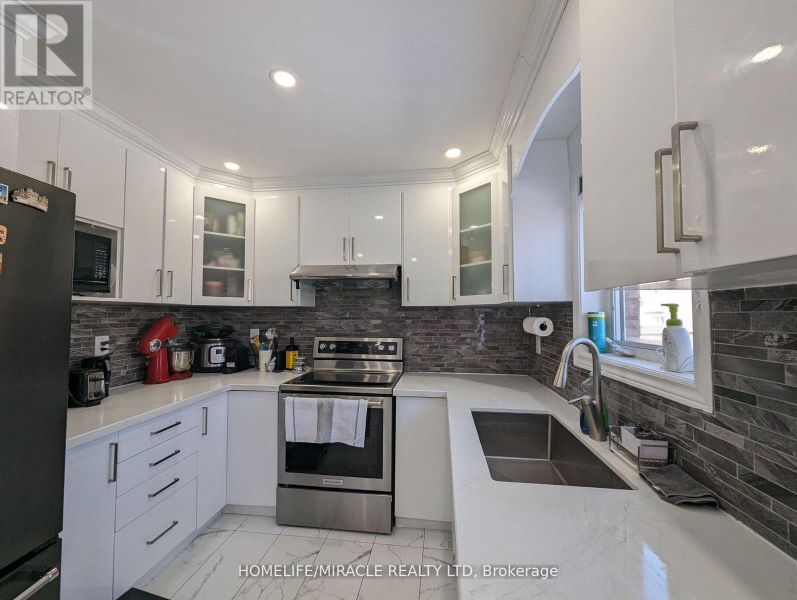 35 Serenity Lane, Brampton, Ontario  L6R 2T1 - Photo 12 - W12765632