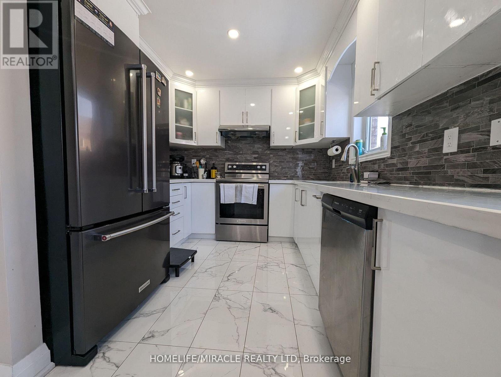 35 Serenity Lane, Brampton, Ontario  L6R 2T1 - Photo 14 - W12765632