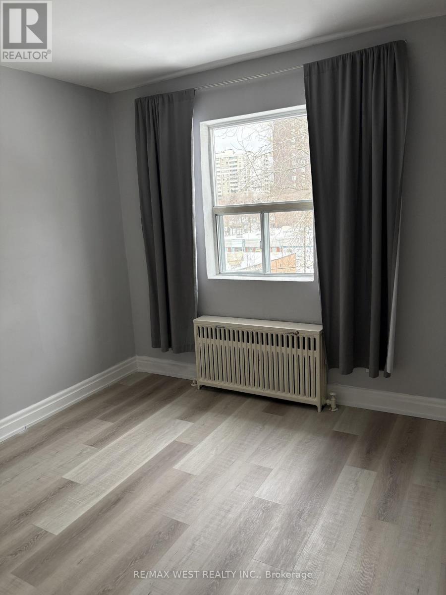 6 - 17 South Kingsway Road, Toronto, Ontario  M6S 3T2 - Photo 6 - W12765716