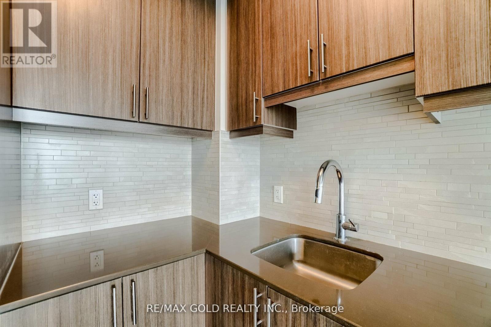 2727 - 2 Eva Road, Toronto, Ontario  M9C 0A9 - Photo 11 - W12765738