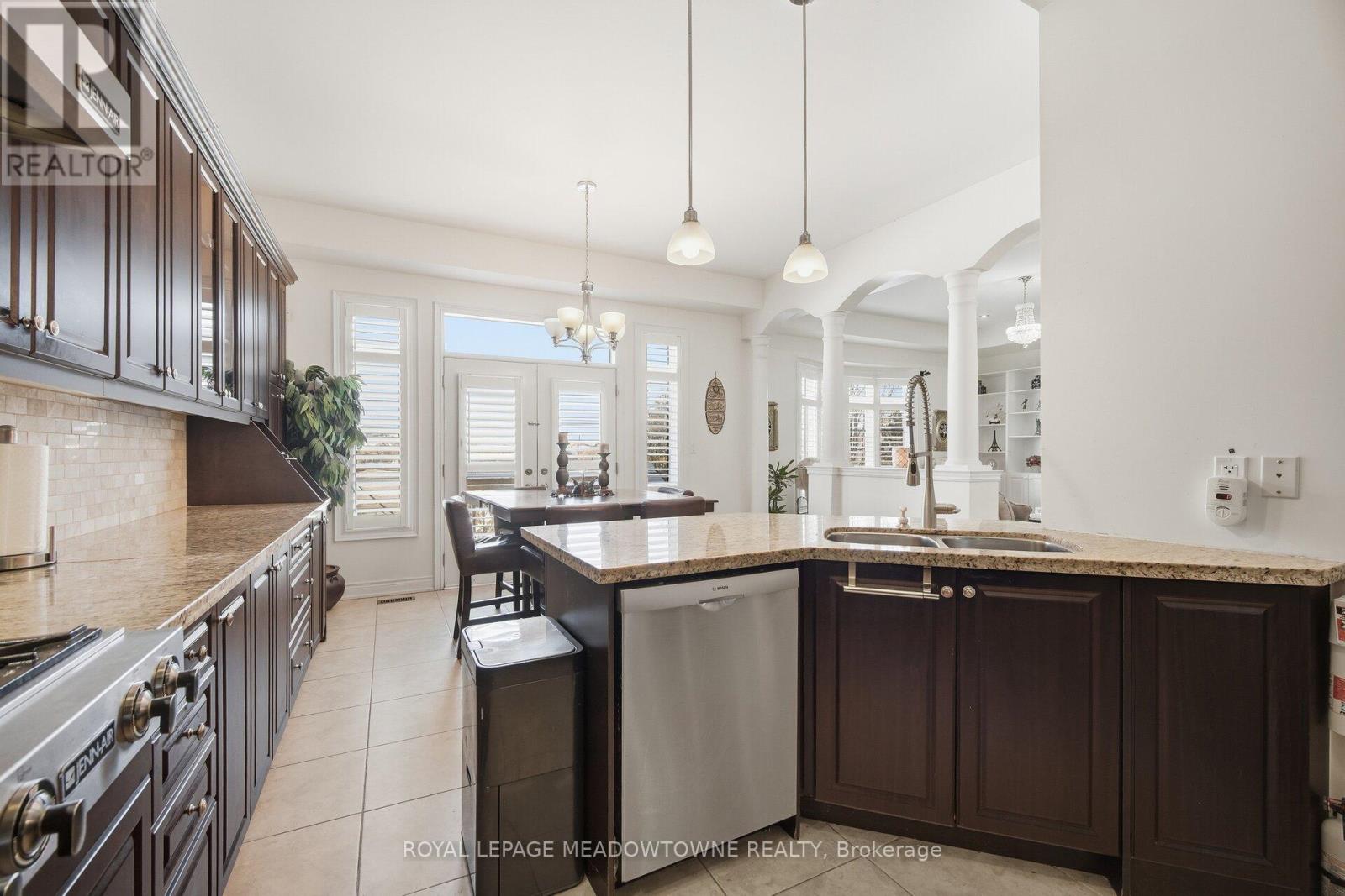 5221 Adobe Court, Mississauga (Churchill Meadows), Ontario  L5M 0K8 - Photo 12 - W12765748