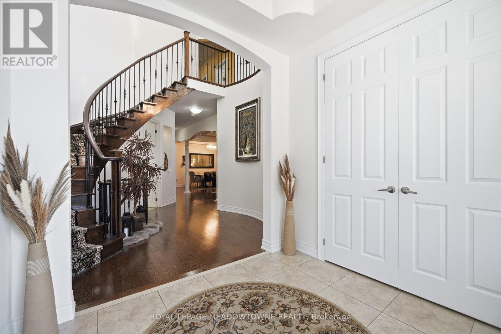 5221 Adobe Court, Mississauga (Churchill Meadows), Ontario  L5M 0K8 - Photo 6 - W12765748