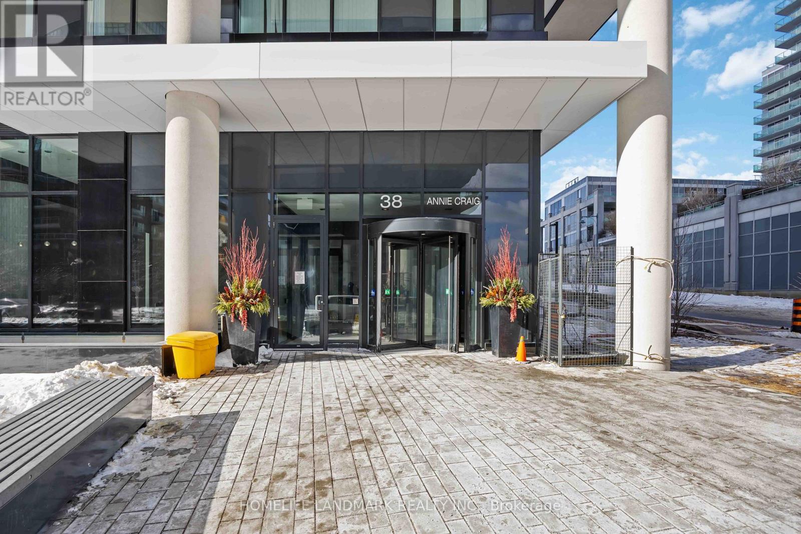 3610 - 38 Annie Craig Drive, Toronto, Ontario  M8V 0G9 - Photo 3 - W12765760