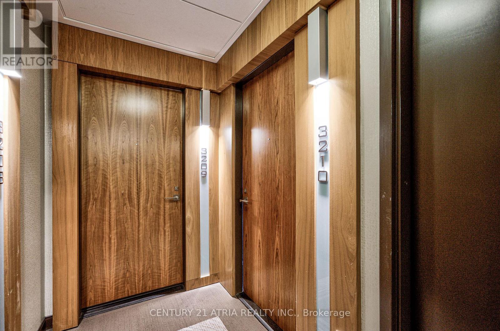 3210 - 36 Park Lawn Road, Toronto (Mimico), Ontario  M8Y 0E5 - Photo 5 - W12765778