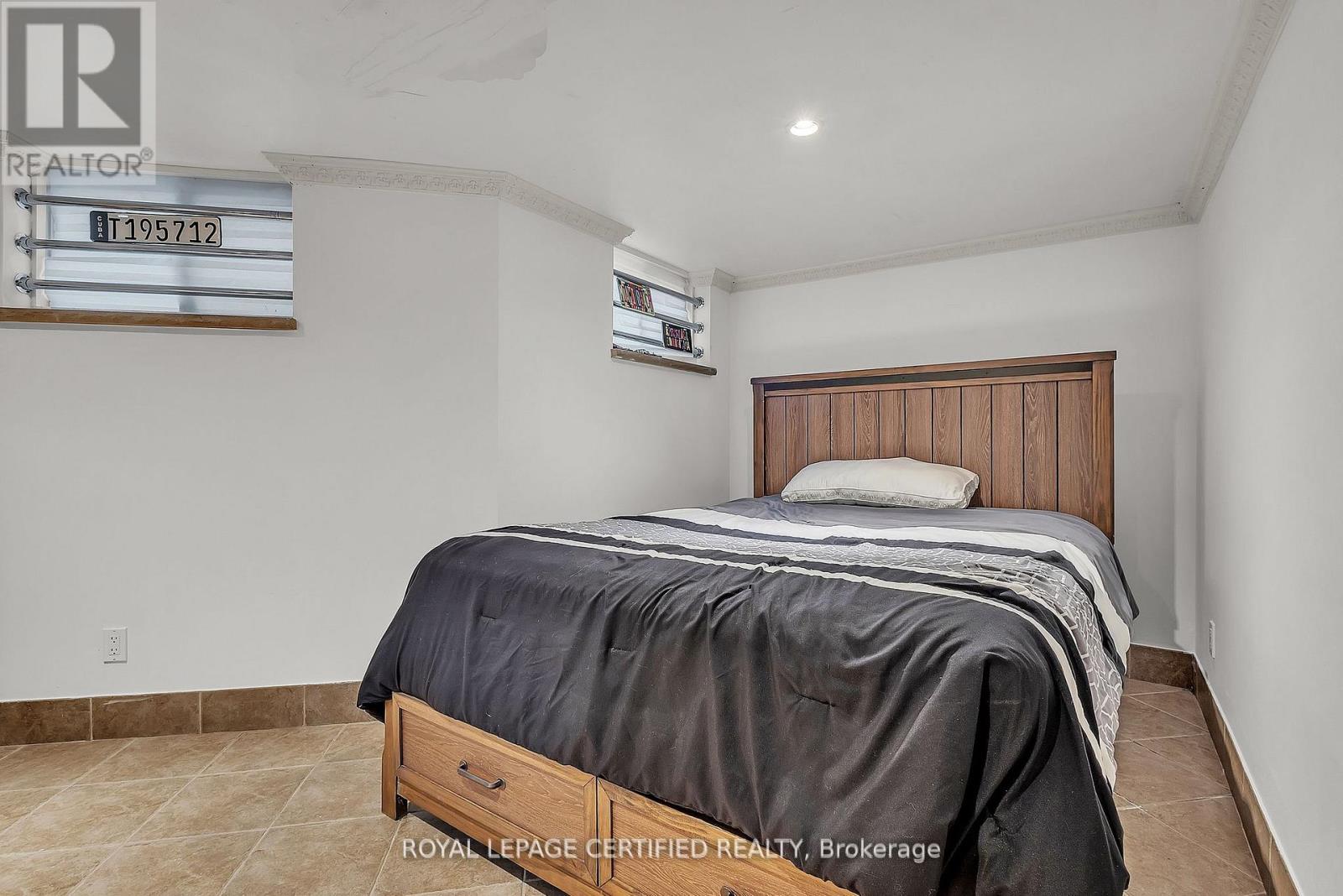 469 Old Weston Road, Toronto, Ontario  M6N 3A9 - Photo 19 - W12765784