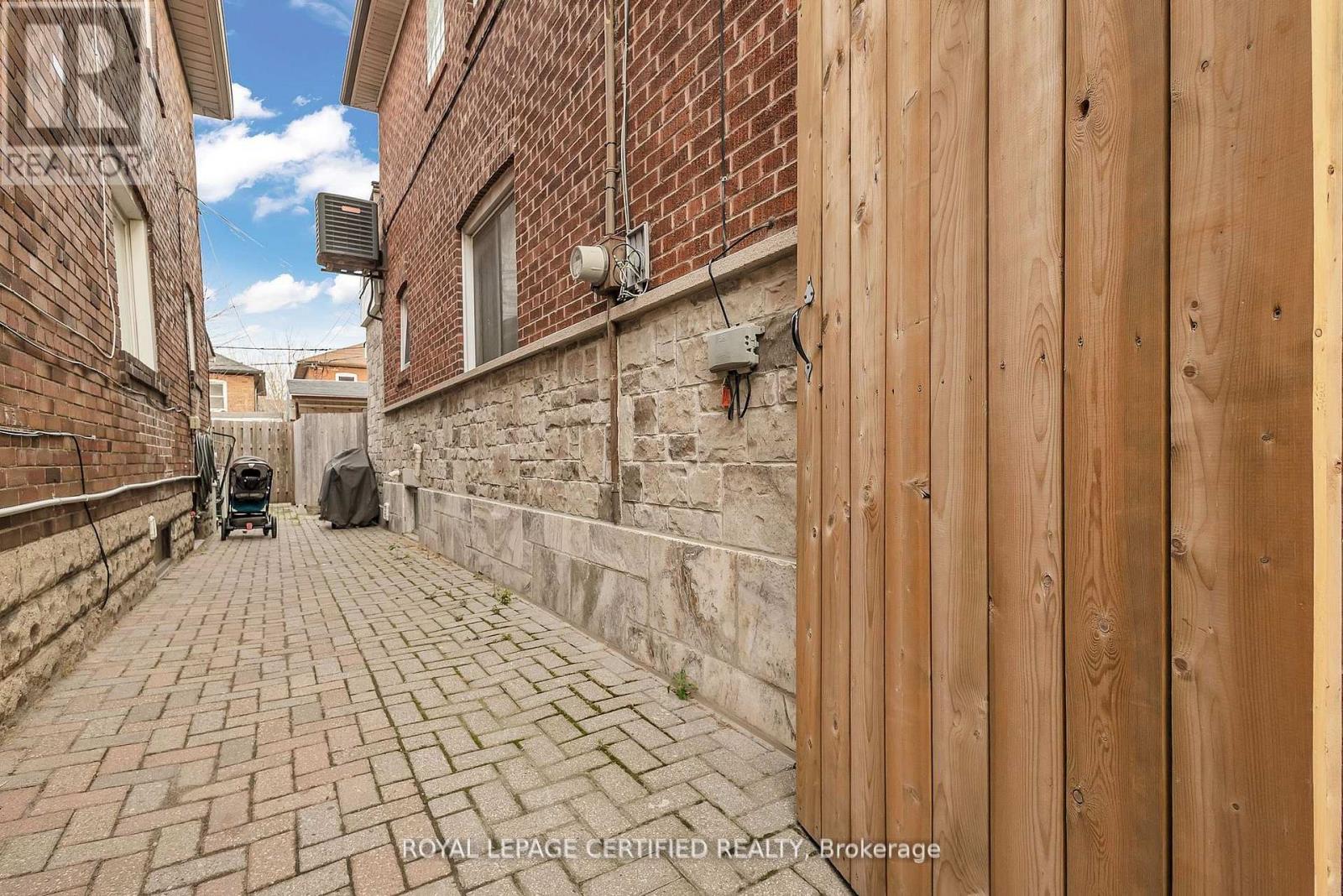 469 Old Weston Road, Toronto, Ontario  M6N 3A9 - Photo 23 - W12765784