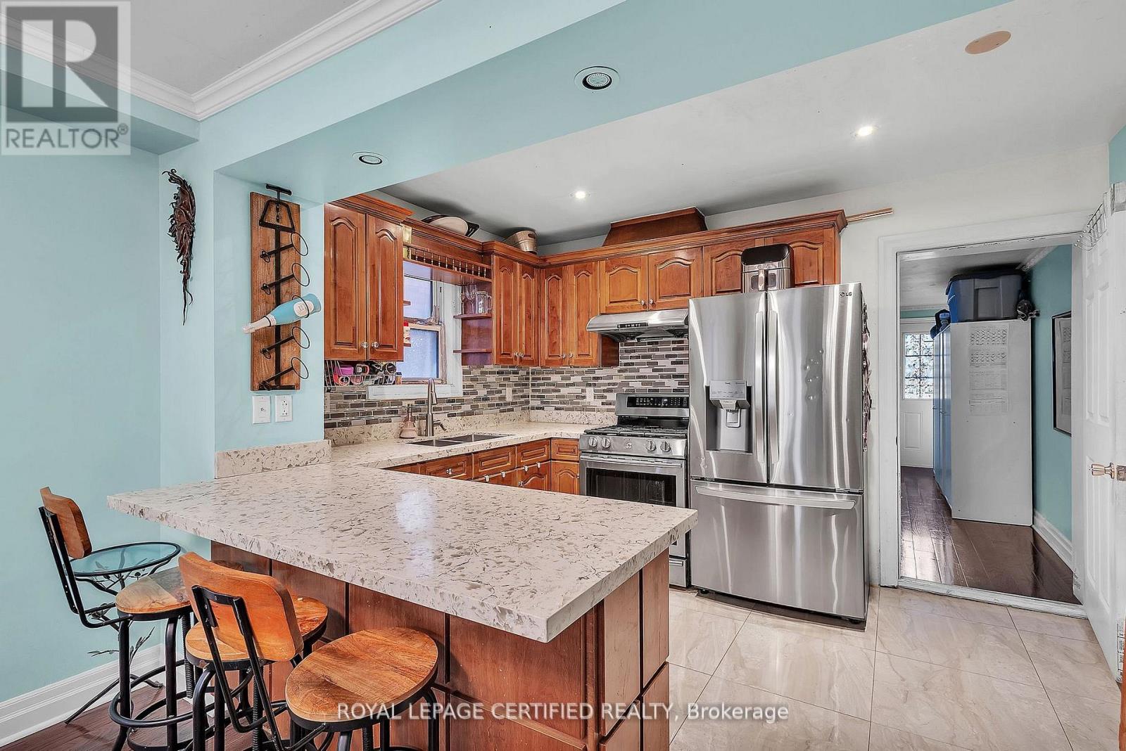 469 Old Weston Road, Toronto, Ontario  M6N 3A9 - Photo 6 - W12765784