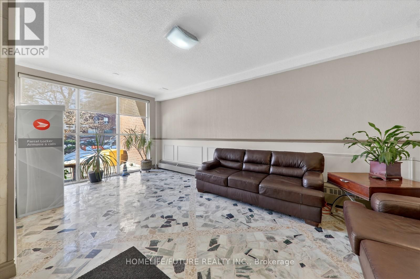 704 - 15 Elizabeth Street N, Mississauga (Port Credit), Ontario  L5G 2Z3 - Photo 6 - W12765792