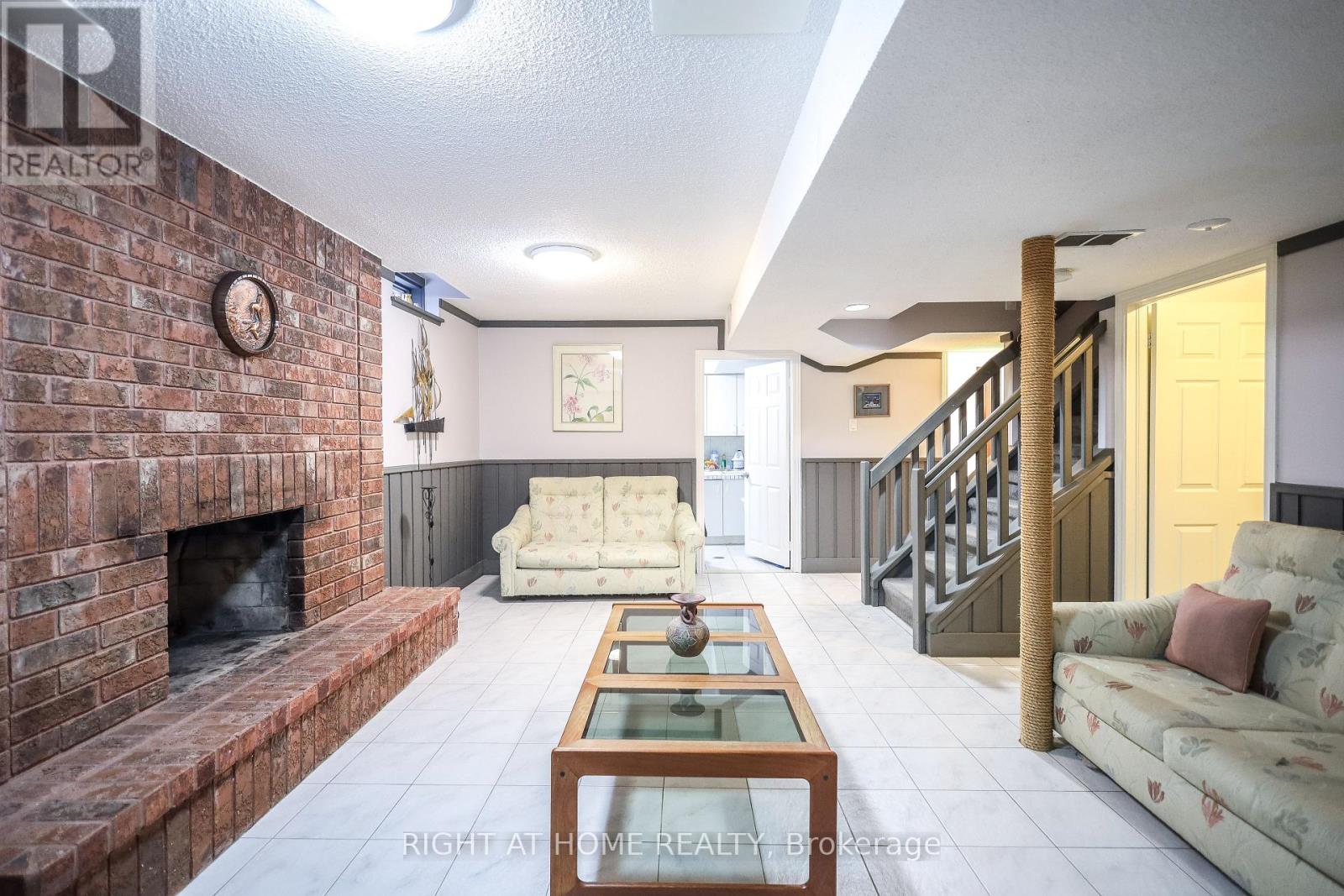 1827 Folkway Drive, Mississauga (Erin Mills), Ontario  L5L 2X1 - Photo 34 - W12765802