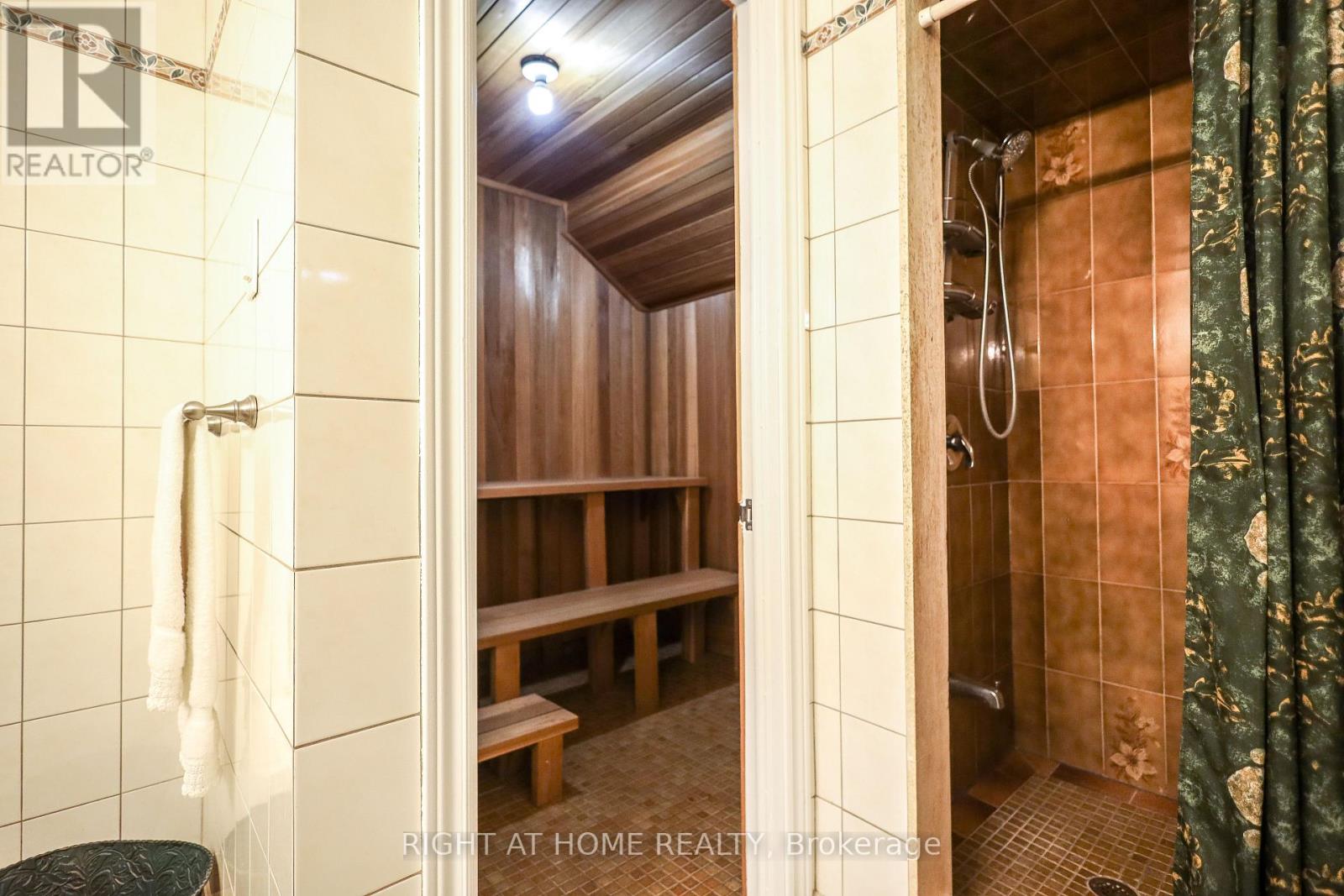 1827 Folkway Drive, Mississauga (Erin Mills), Ontario  L5L 2X1 - Photo 39 - W12765802