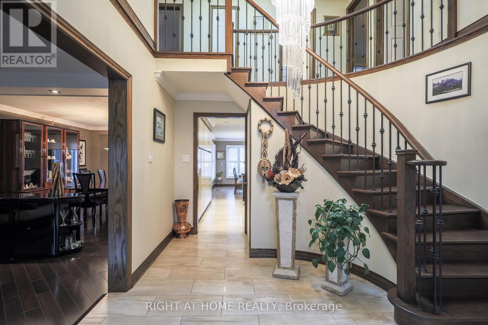 1827 Folkway Drive, Mississauga (Erin Mills), Ontario  L5L 2X1 - Photo 5 - W12765802