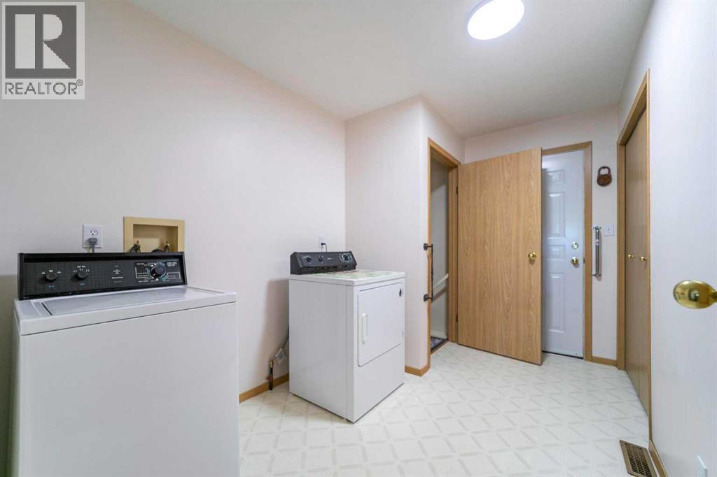 5406 62 Street, Camrose, Alberta  T4V 4H3 - Photo 19 - A2251836