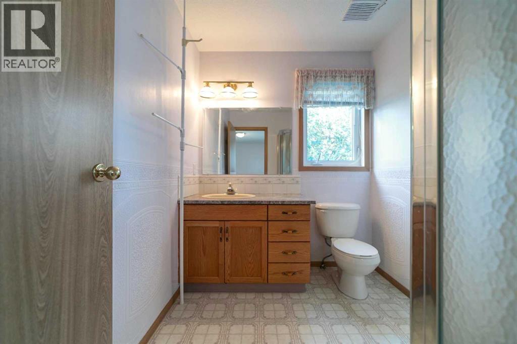 5406 62 Street, Camrose, Alberta  T4V 4H3 - Photo 16 - A2251836