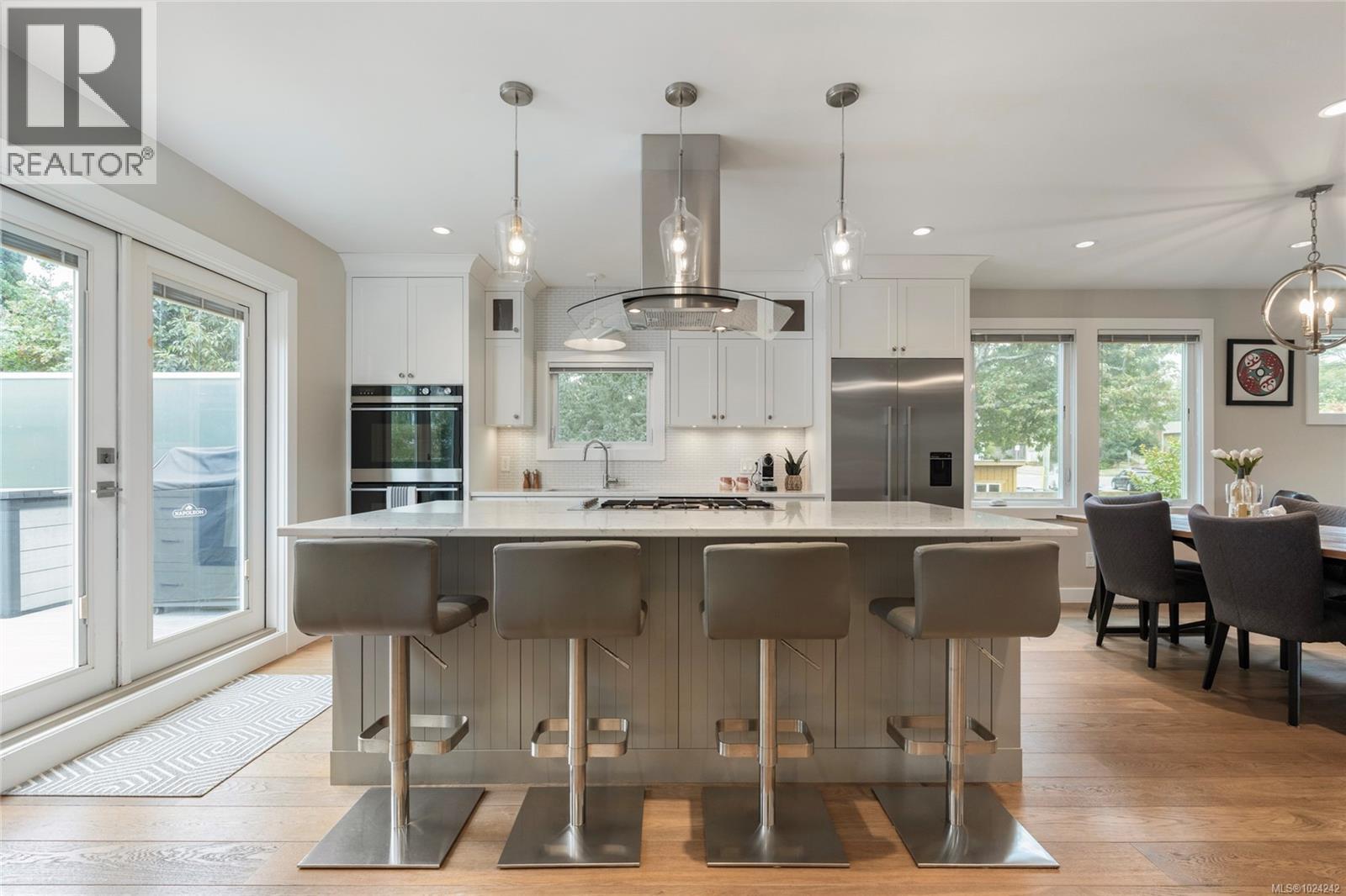 2051 Hampshire Rd, Oak Bay, British Columbia  V8R 5V2 - Photo 8 - 1024242