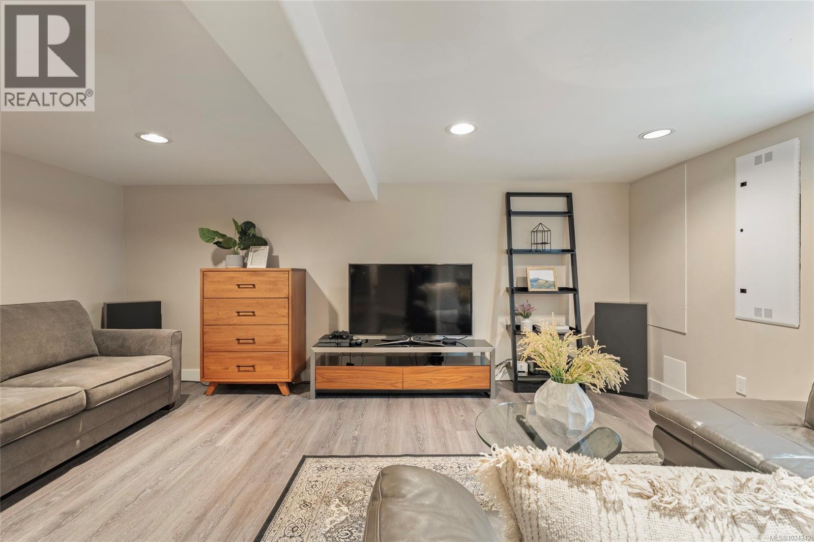 2051 Hampshire Rd, Oak Bay, British Columbia  V8R 5V2 - Photo 38 - 1024242