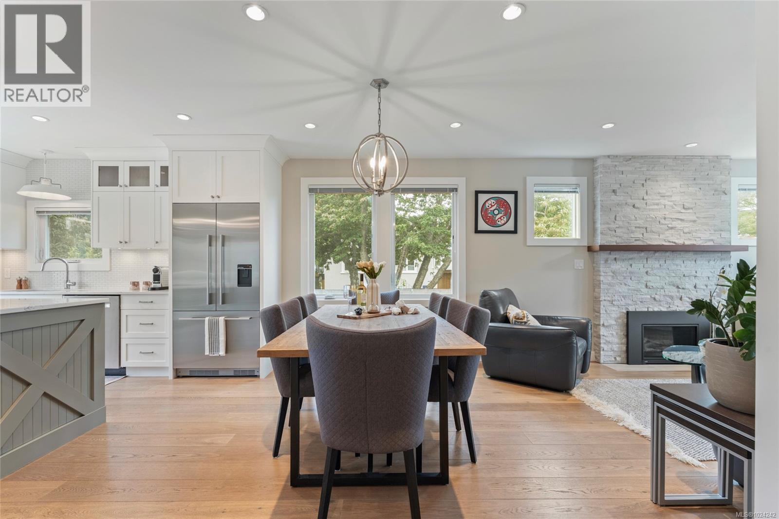 2051 Hampshire Rd, Oak Bay, British Columbia  V8R 5V2 - Photo 6 - 1024242