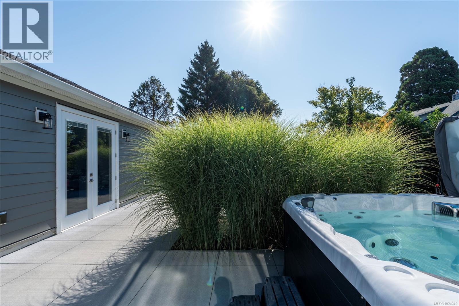 2051 Hampshire Rd, Oak Bay, British Columbia  V8R 5V2 - Photo 45 - 1024242