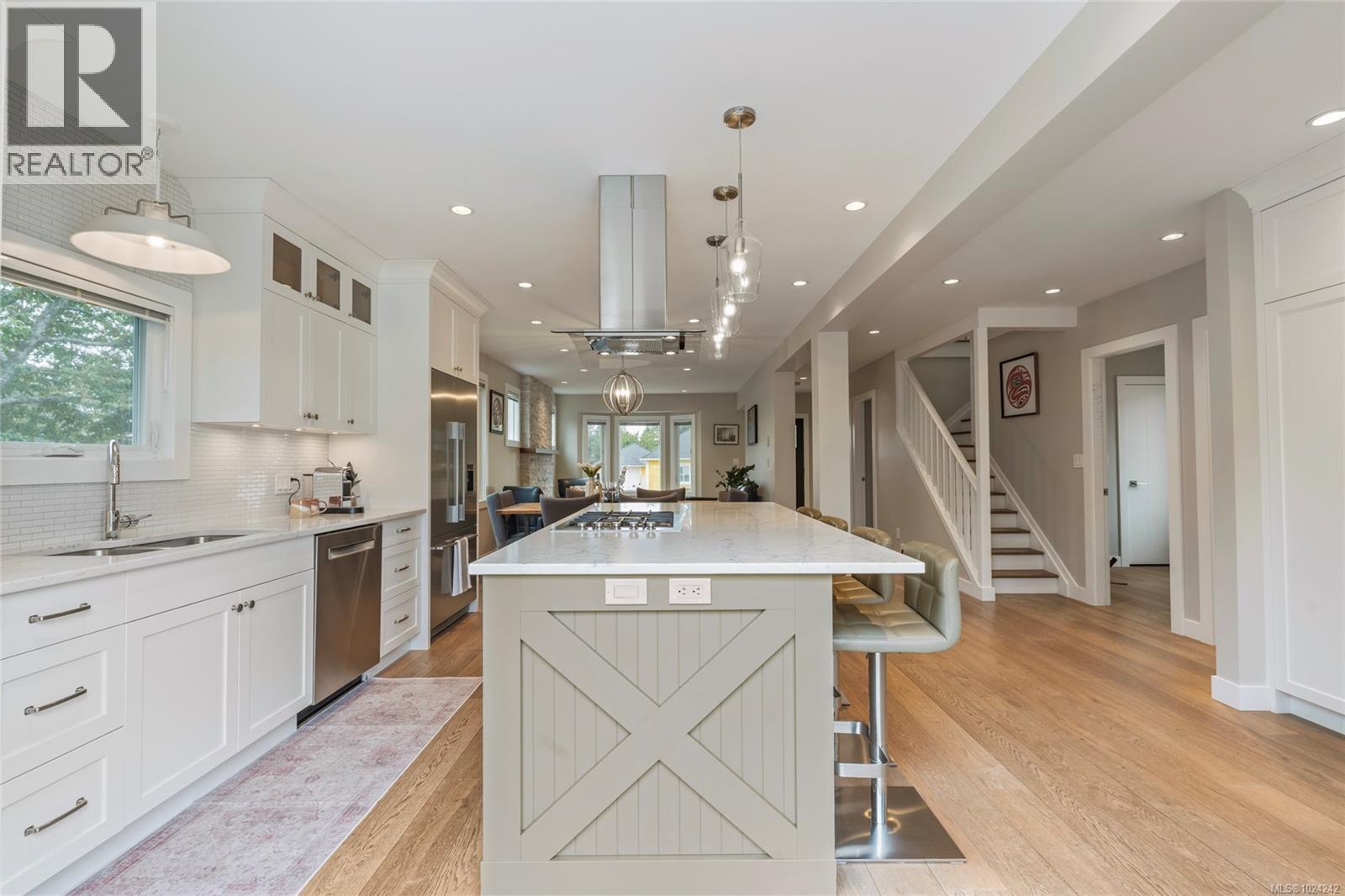 2051 Hampshire Rd, Oak Bay, British Columbia  V8R 5V2 - Photo 12 - 1024242