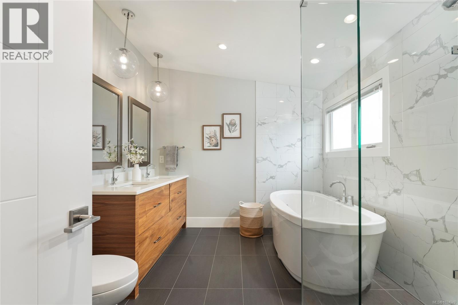 2051 Hampshire Rd, Oak Bay, British Columbia  V8R 5V2 - Photo 30 - 1024242