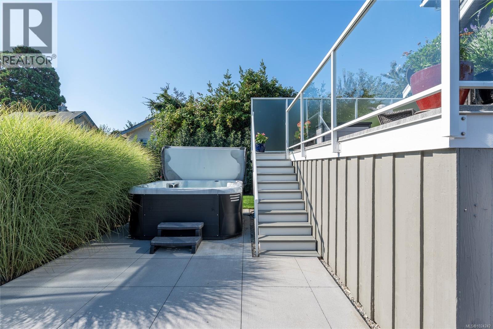 2051 Hampshire Rd, Oak Bay, British Columbia  V8R 5V2 - Photo 44 - 1024242