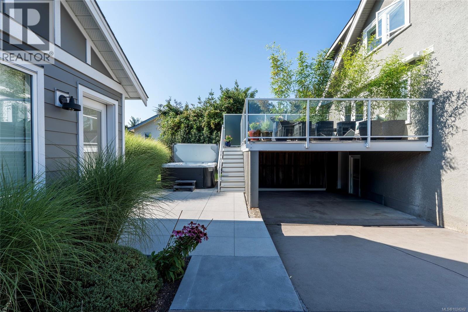 2051 Hampshire Rd, Oak Bay, British Columbia  V8R 5V2 - Photo 43 - 1024242