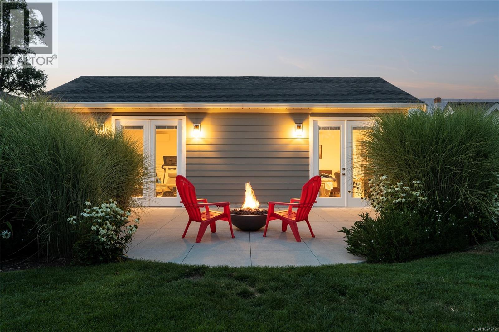 2051 Hampshire Rd, Oak Bay, British Columbia  V8R 5V2 - Photo 69 - 1024242