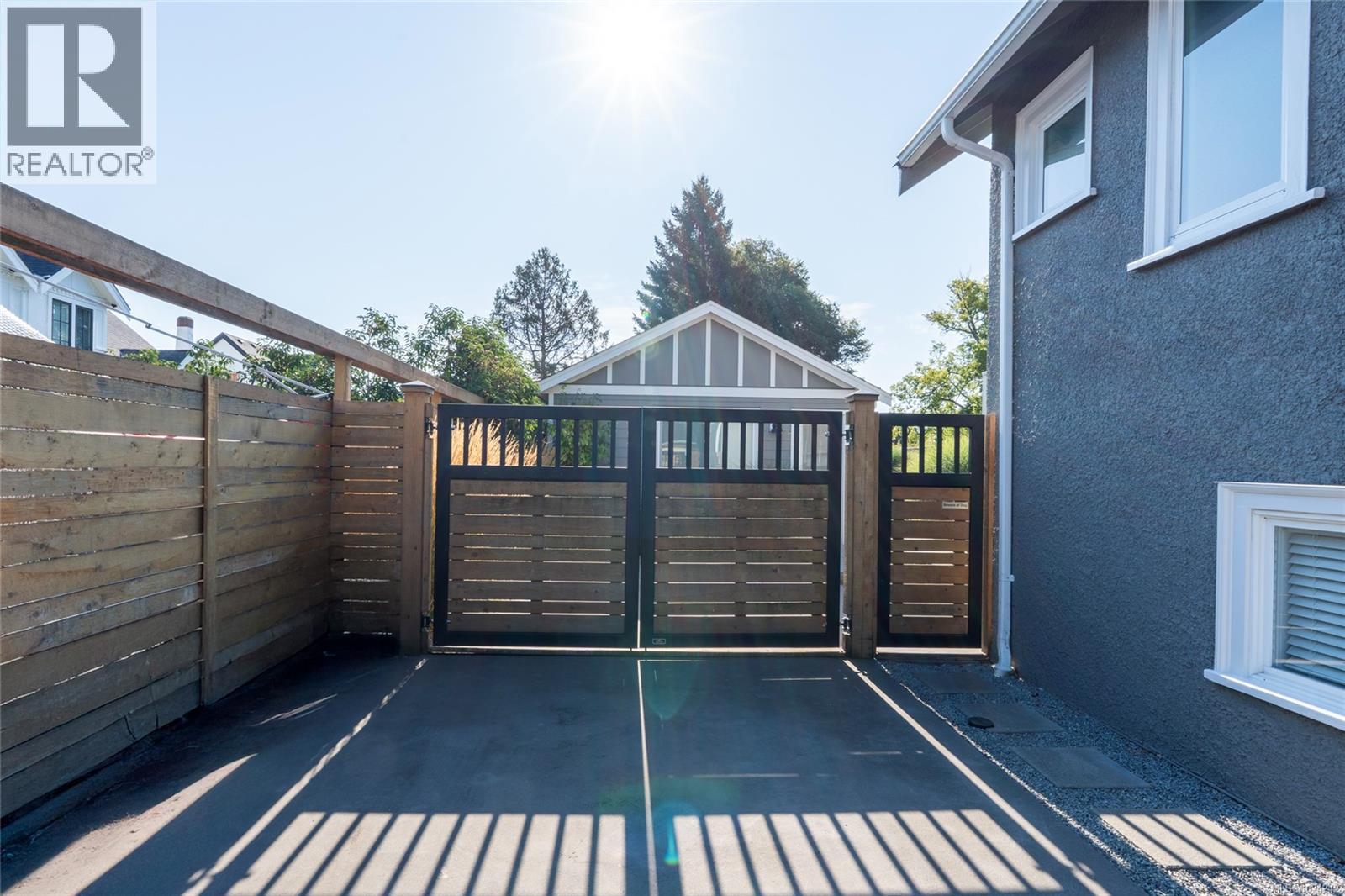 2051 Hampshire Rd, Oak Bay, British Columbia  V8R 5V2 - Photo 77 - 1024242