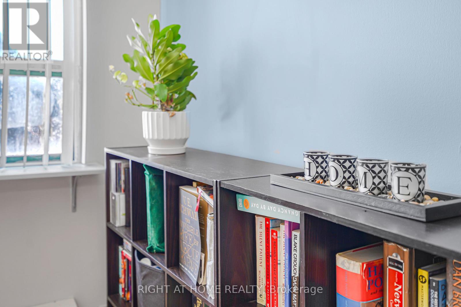 203 - 18 Holborn Court, Kitchener, Ontario  N2A 4A1 - Photo 3 - X12765620