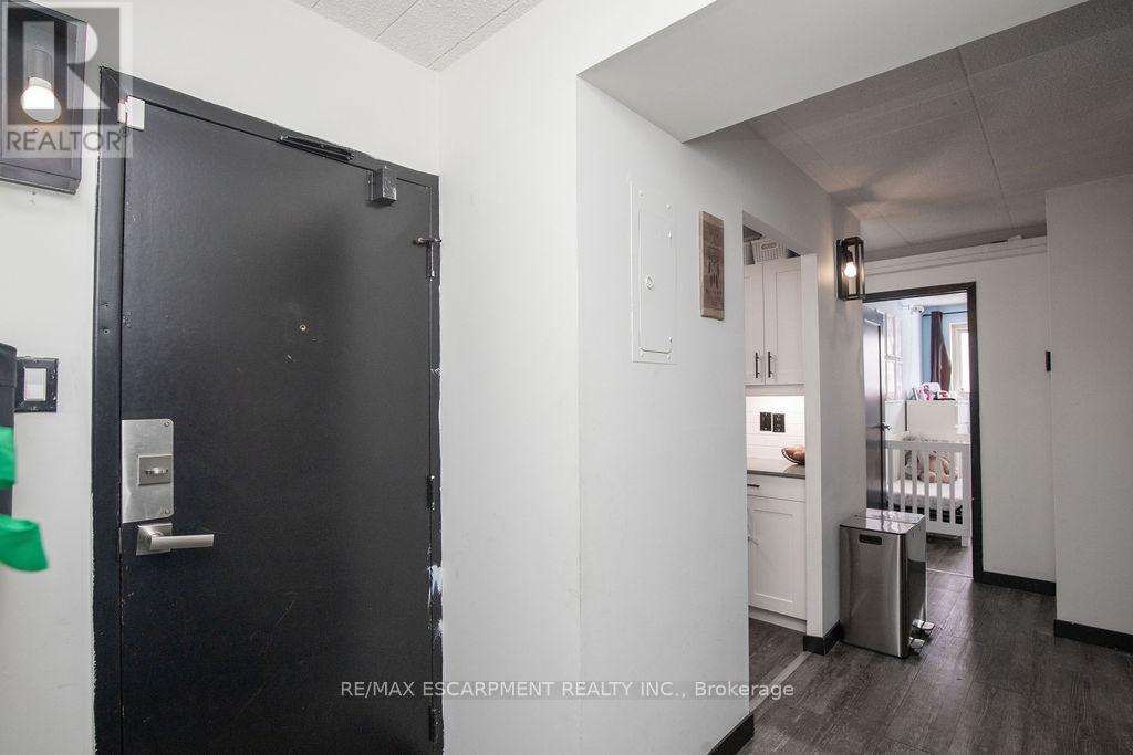 110 - 71 Vanier Drive, Kitchener, Ontario  N2C 1J4 - Photo 5 - X12765624