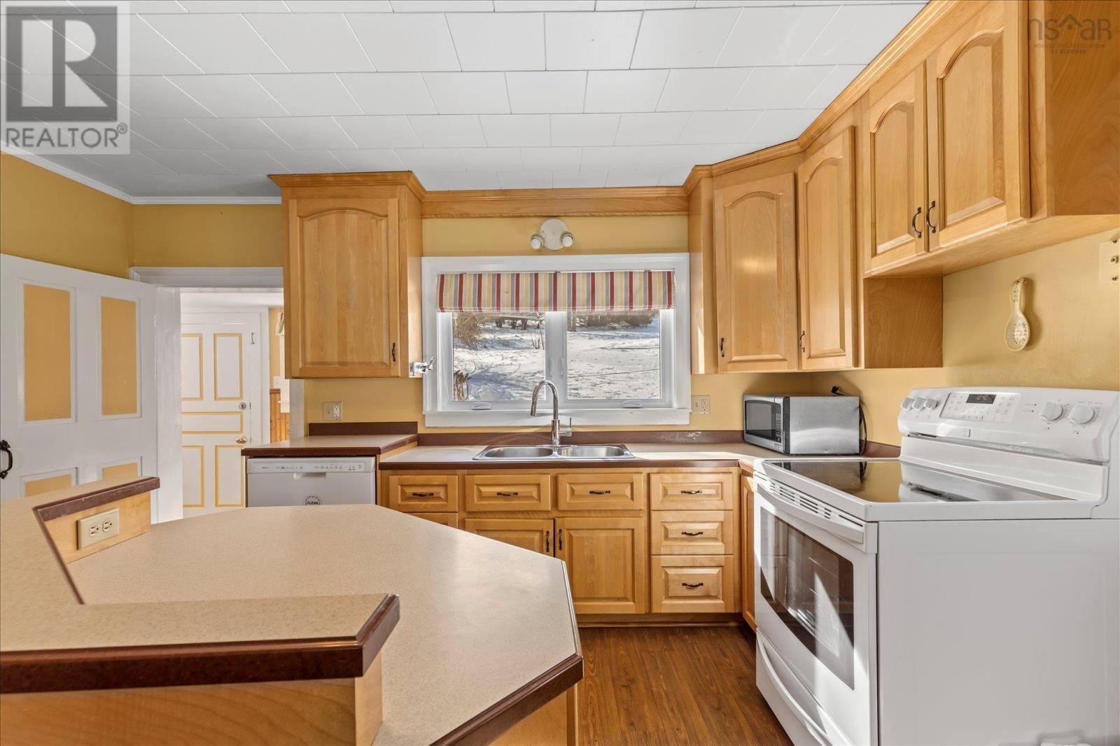 406 Kingsburg Road, Lower Rose Bay, Nova Scotia  B0J 2X0 - Photo 9 - 202602302