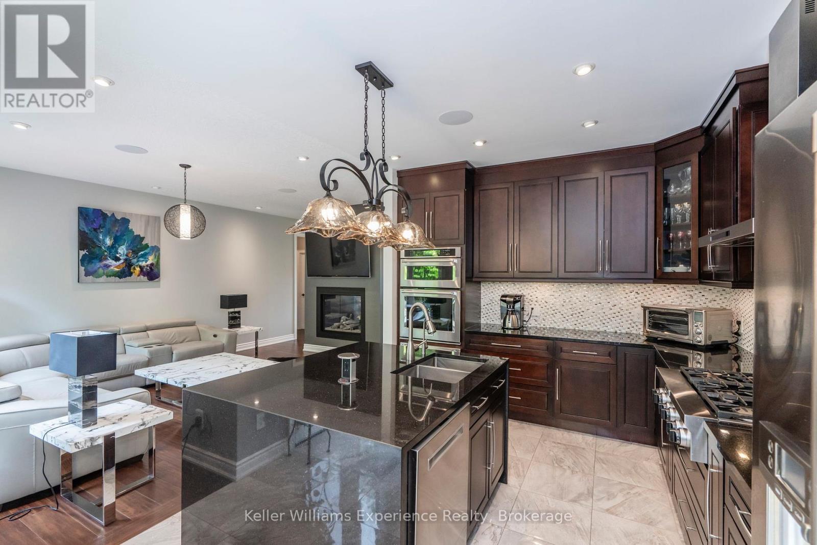 1 Topaz Court, Oro-Medonte, Ontario  L0L 2E0 - Photo 10 - S12695610