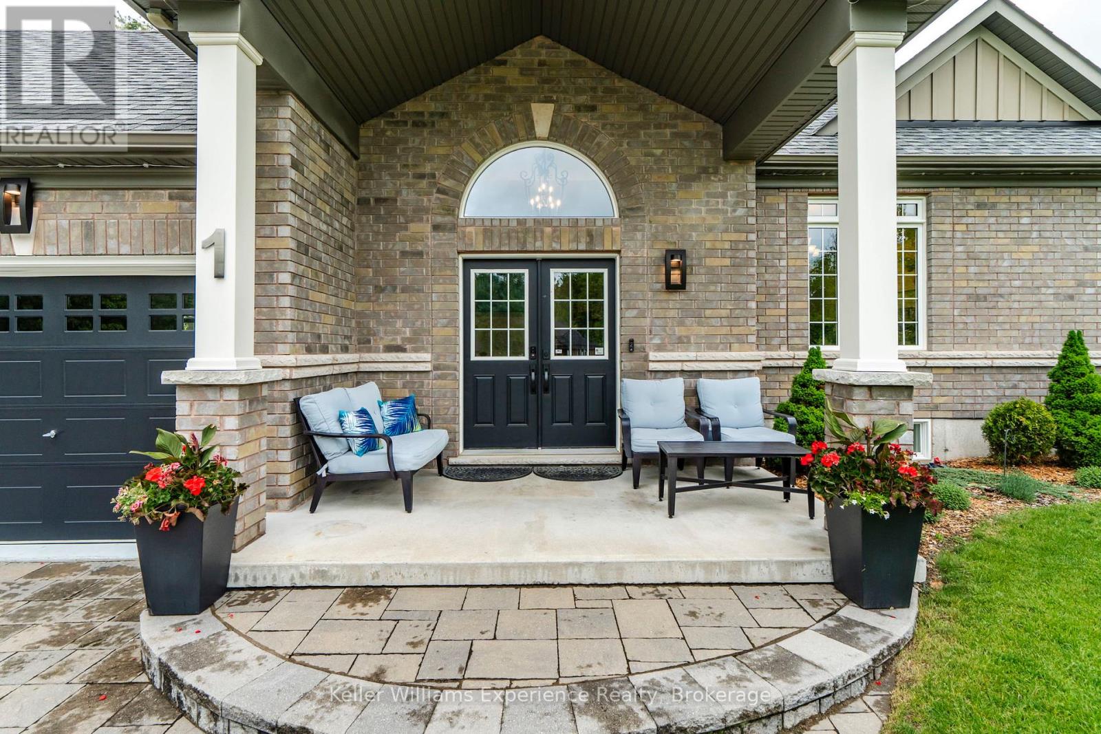 1 Topaz Court, Oro-Medonte, Ontario  L0L 2E0 - Photo 7 - S12695610