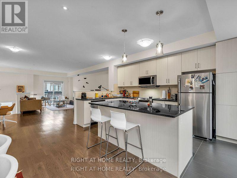 22 Coneflower Crescent, Toronto, Ontario  M2R 0A5 - Photo 11 - C12658304