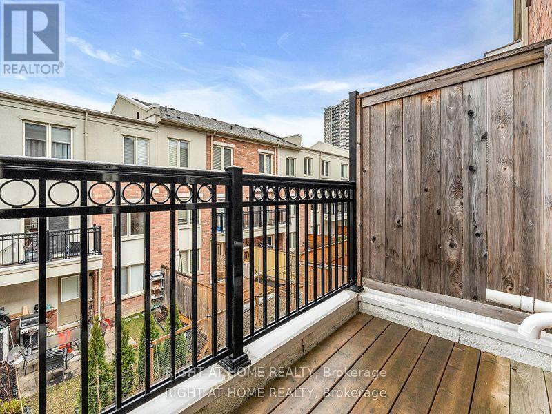 22 Coneflower Crescent, Toronto, Ontario  M2R 0A5 - Photo 12 - C12658304