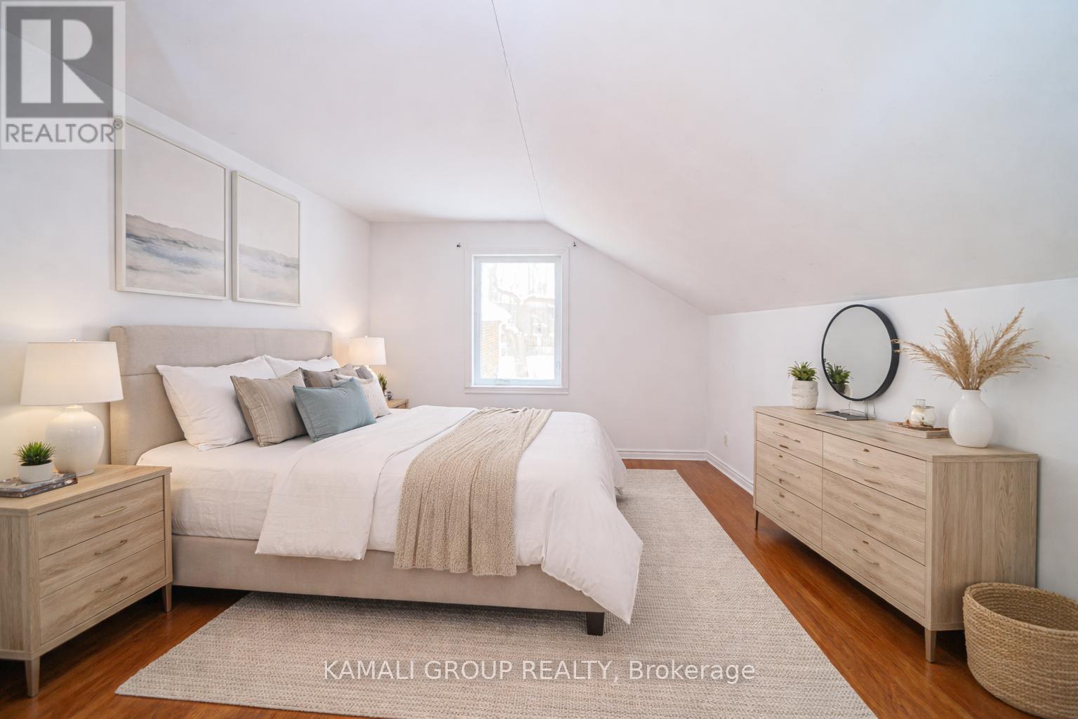 Main - 46 Centre Street E, Richmond Hill, Ontario  L4C 1A4 - Photo 13 - N12701178