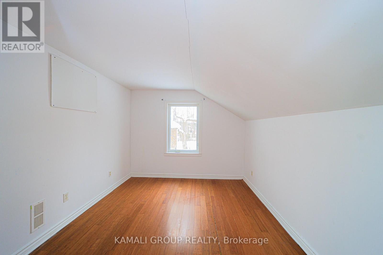 Main - 46 Centre Street E, Richmond Hill, Ontario  L4C 1A4 - Photo 14 - N12701178