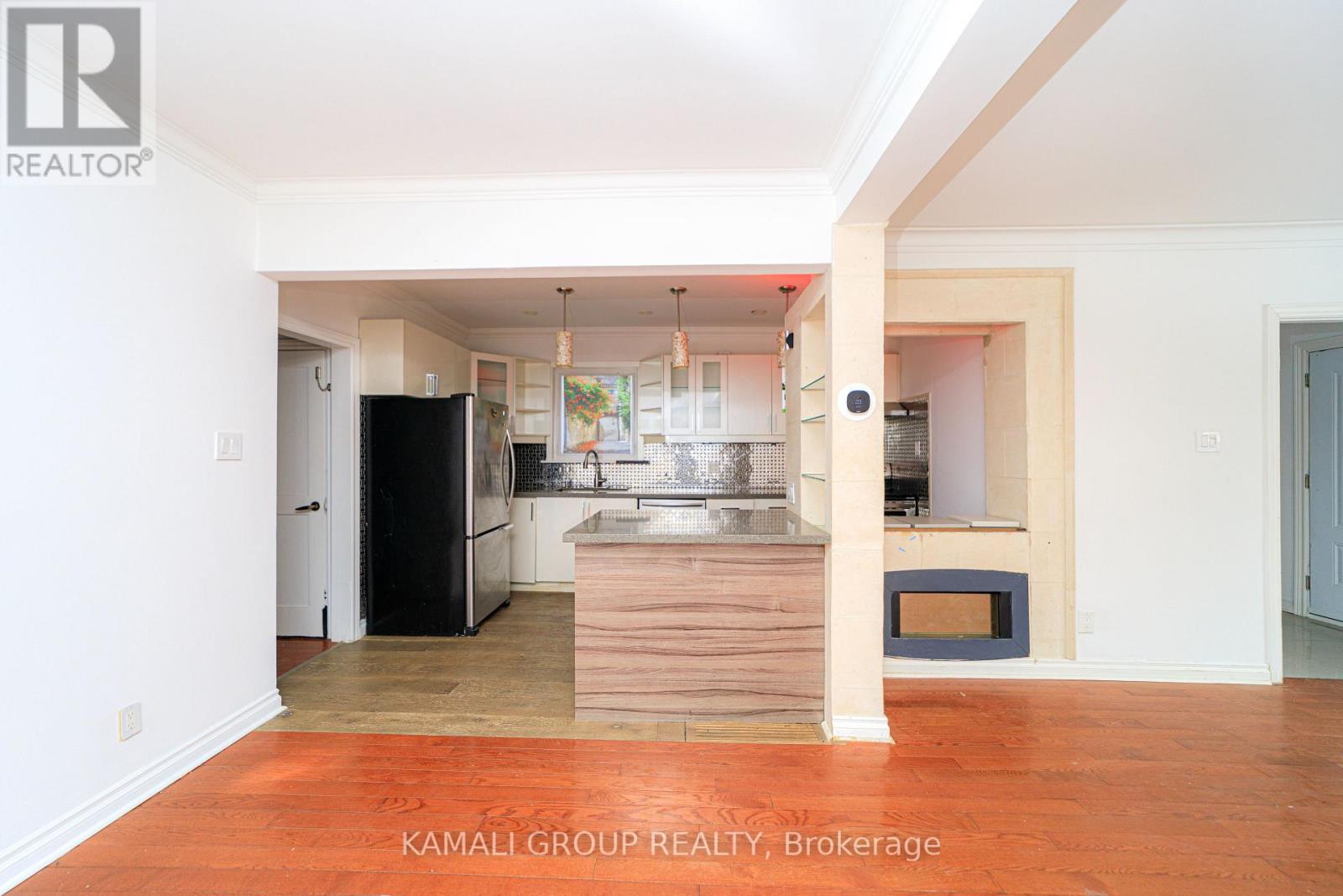 Main - 46 Centre Street E, Richmond Hill, Ontario  L4C 1A4 - Photo 9 - N12701178