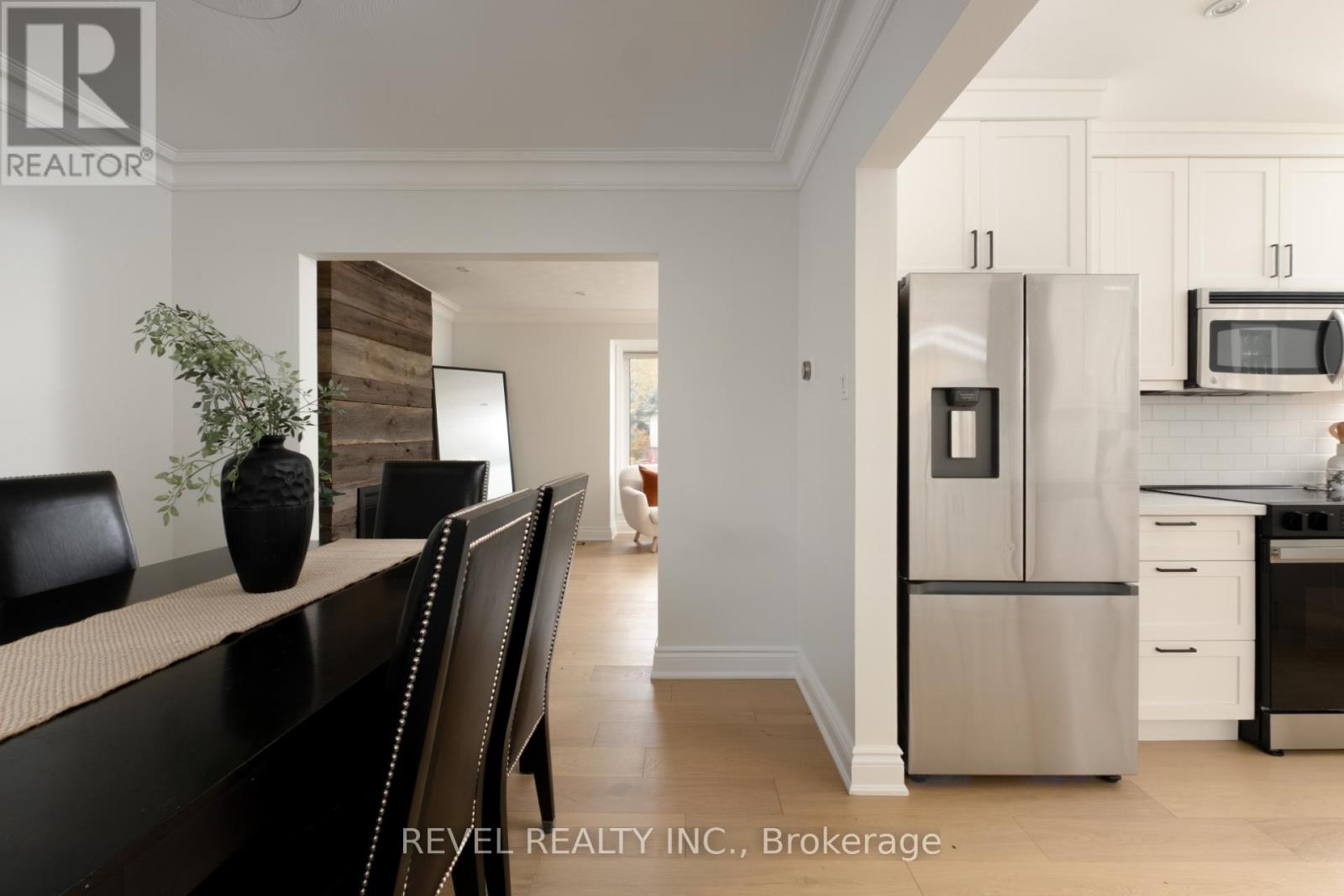 134 Fairwood Place W, Burlington, Ontario  L7T 4B6 - Photo 11 - W12765254