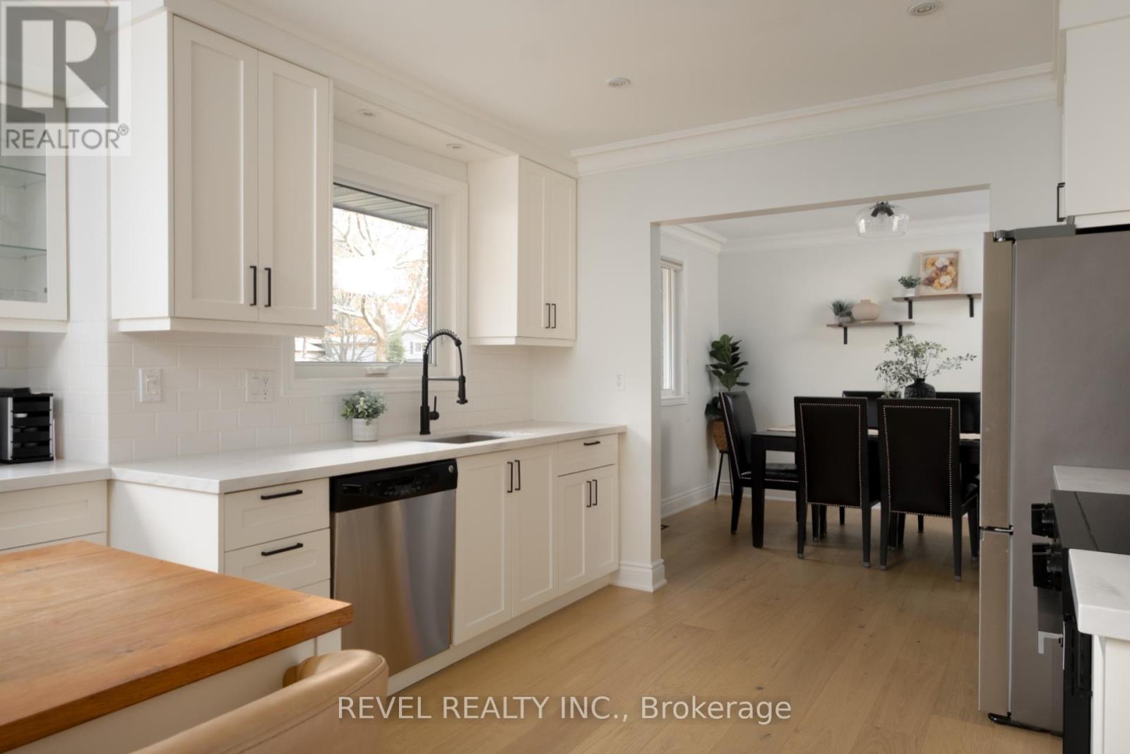 134 Fairwood Place W, Burlington, Ontario  L7T 4B6 - Photo 12 - W12765254