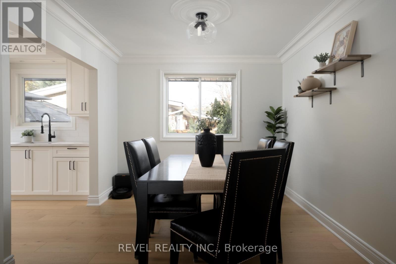 134 Fairwood Place W, Burlington, Ontario  L7T 4B6 - Photo 8 - W12765254