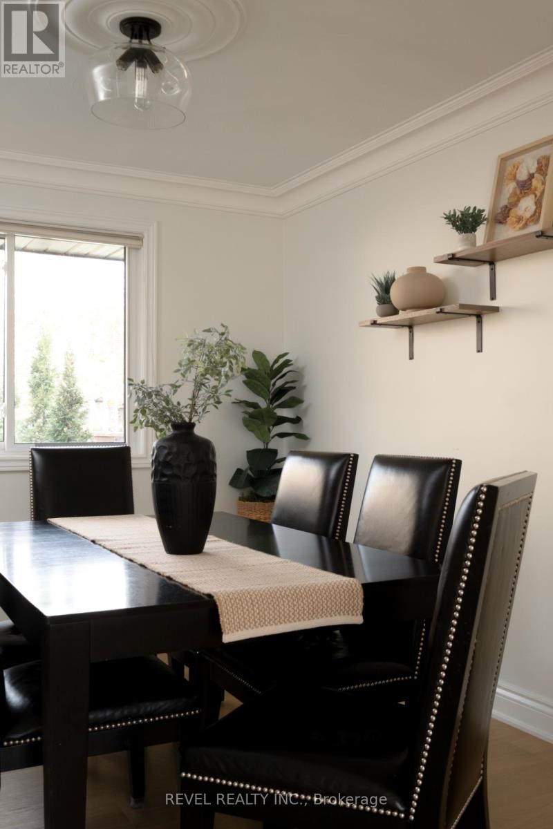 134 Fairwood Place W, Burlington, Ontario  L7T 4B6 - Photo 9 - W12765254